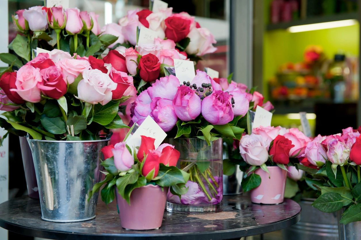 Bouquets of pink and red roses